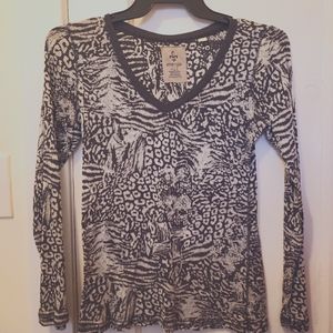 Long sleeve thin thermal top.
